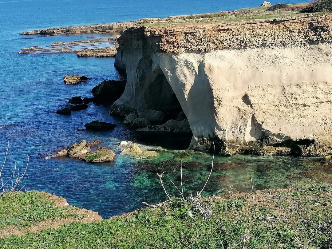 Trekking al Plemmirio fino alla grotta della Pillirina